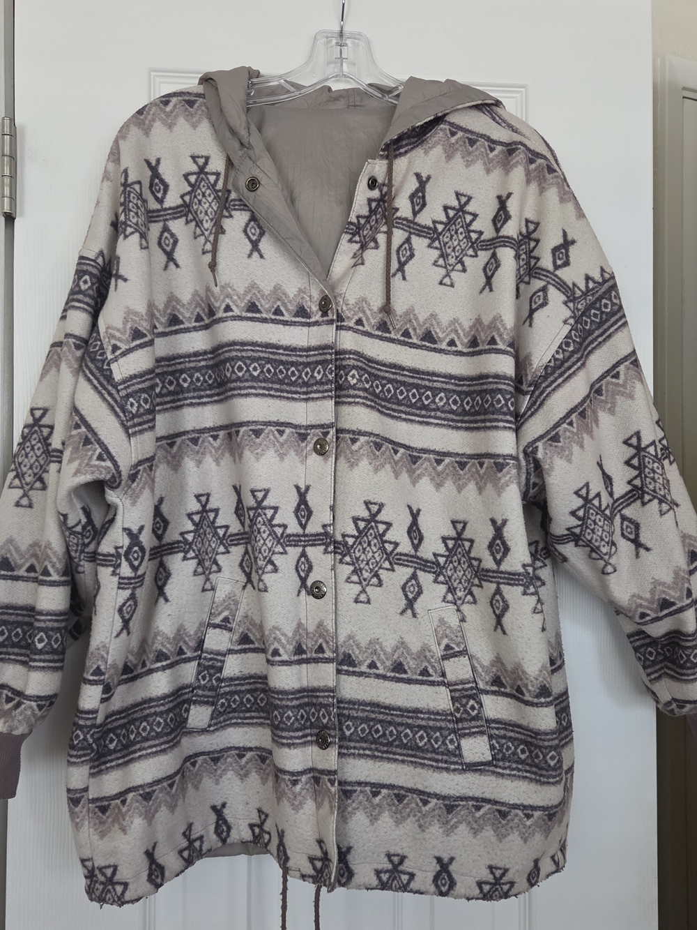 Karizma Reversible Hooded Aztec-Print Jacket in Cream and Gray